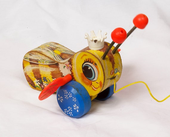 queen buzzy bee toy