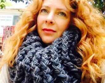 Crochet Pattern Cowl---------OUTLANDER INSPIRED COWL--------Claires Cowl--------Travel back in time to bonny Scotland