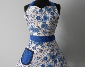 Womens APRON-PLUS SIZE Blue & White Floral Full Sweetheart Apron