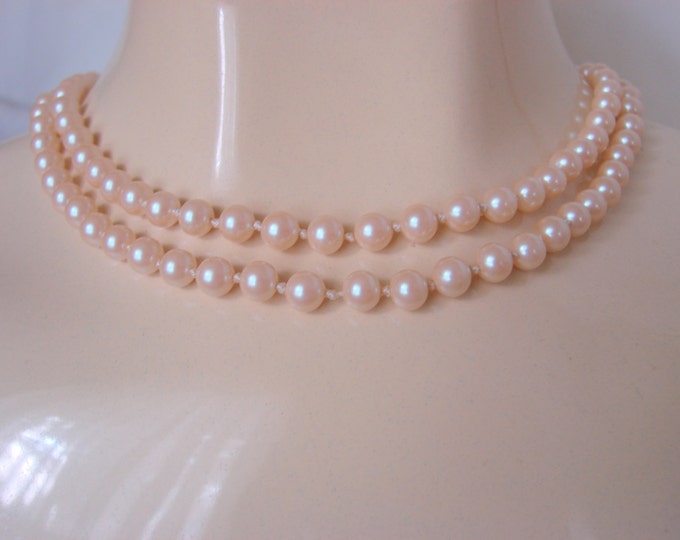 Vintage Pearl Necklace / 50s-60s / Hand Knotted Glass Pearls / Classic / 32 Inch / Bridal Wedding / Jewelry / Jewellery