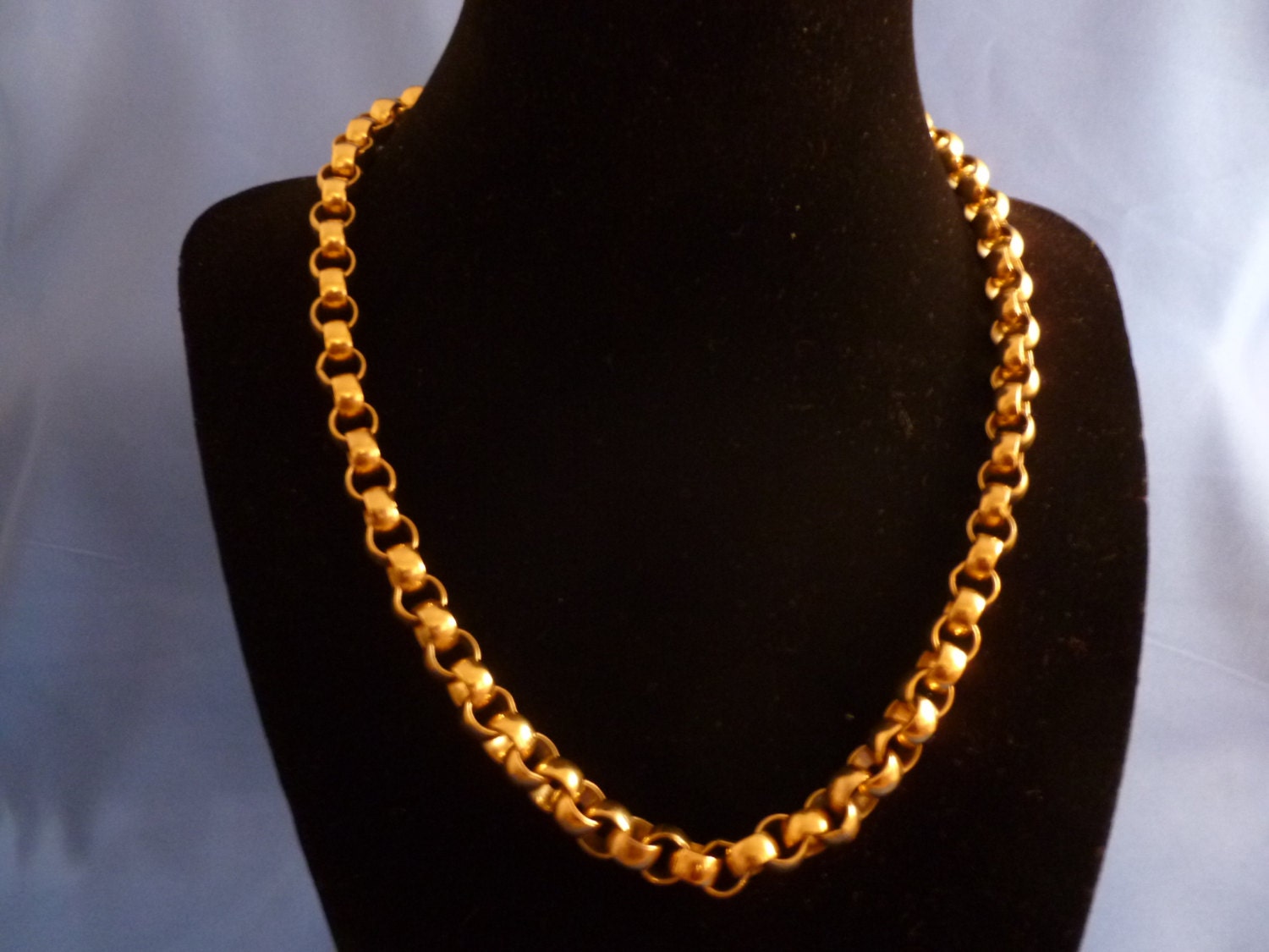 Beautiful Gold Toned Box Chain Necklace. by DEJAVU143 on Etsy