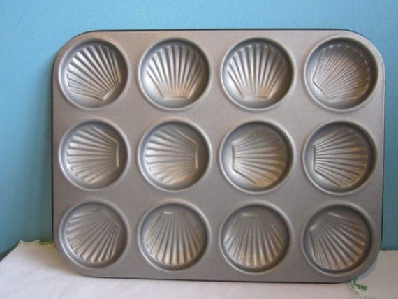 RESERVED for MLaRue29 Sea Shell Scallop Baking Sheet Cookie