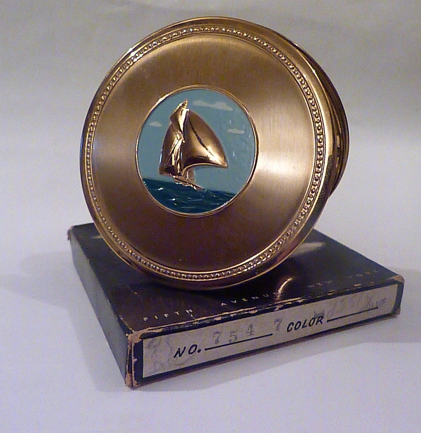 Vintage compacts ship compact mirrors for sale 1940s compacts pocket