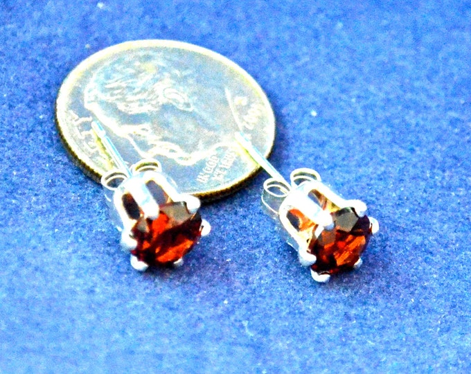 Red Garnet Stud Earrings, 6mm Round, Natural, Set in Sterling Silver E466
