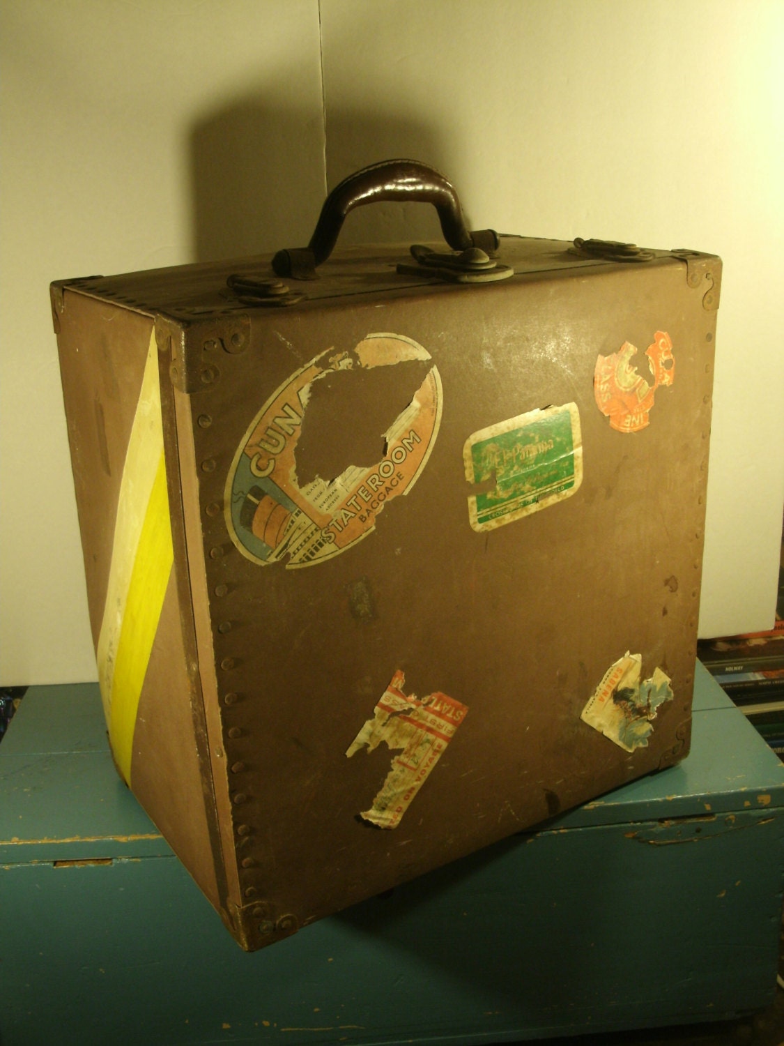 luggage vintage travel box