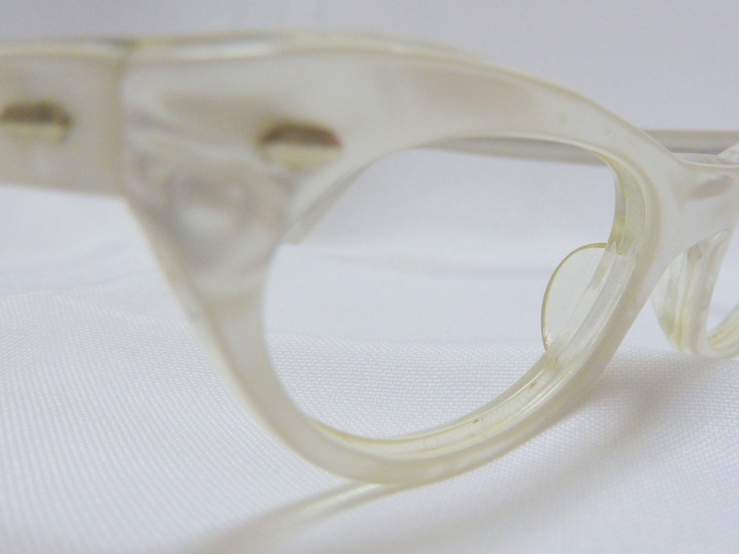 Mother of Pearl France Cat Eyeglasses SWANK 1950's Retro