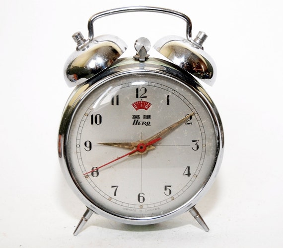 Vintage Chinese HERO Alarm clock/Made in by HallderVintage