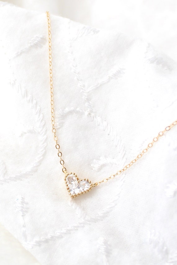 CZ gold heart necklace (close-up)