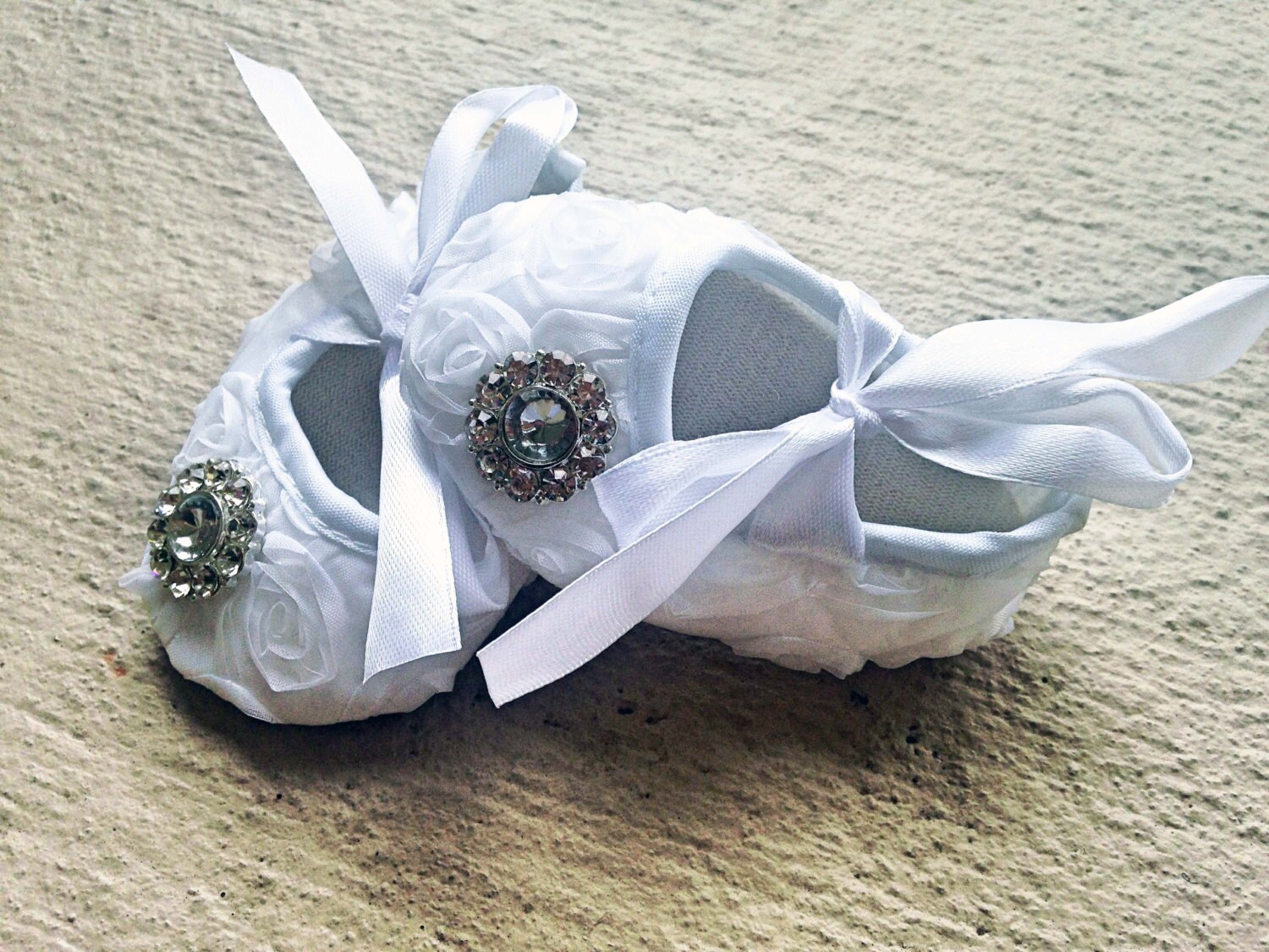 infant white shoes girl