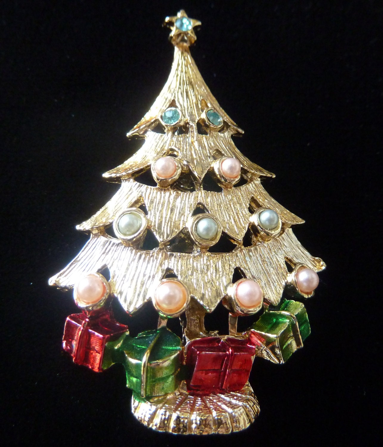 Vintage Christmas Tree Pin Pearls Rhinestones Enamel TRUE