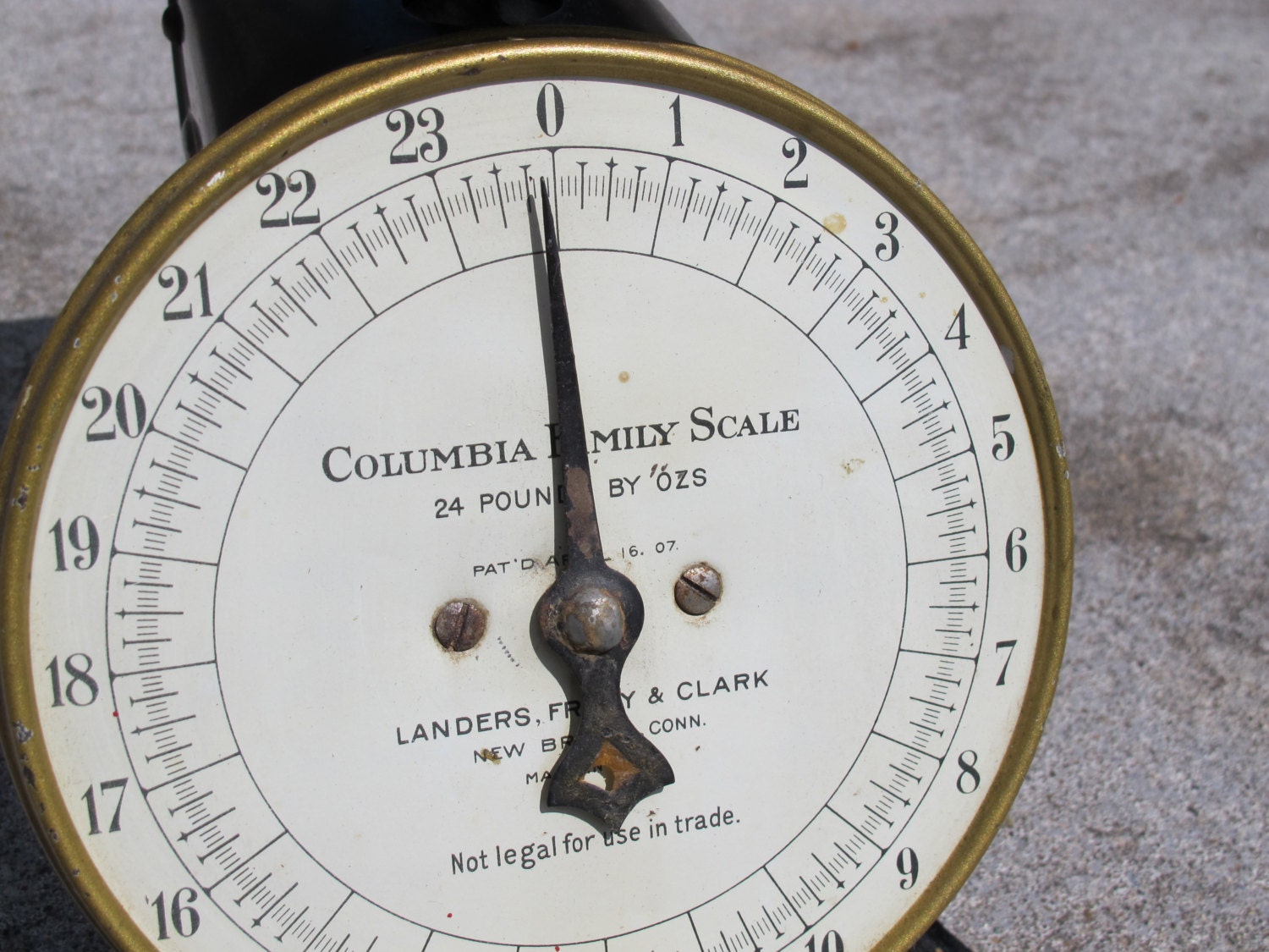 Columbia Family Scale 24 Pounds by OZs Landers Frary & Clark