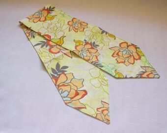 CLEARANCE - Headscarf, Vintage style, Yellow/Lime Green Floral