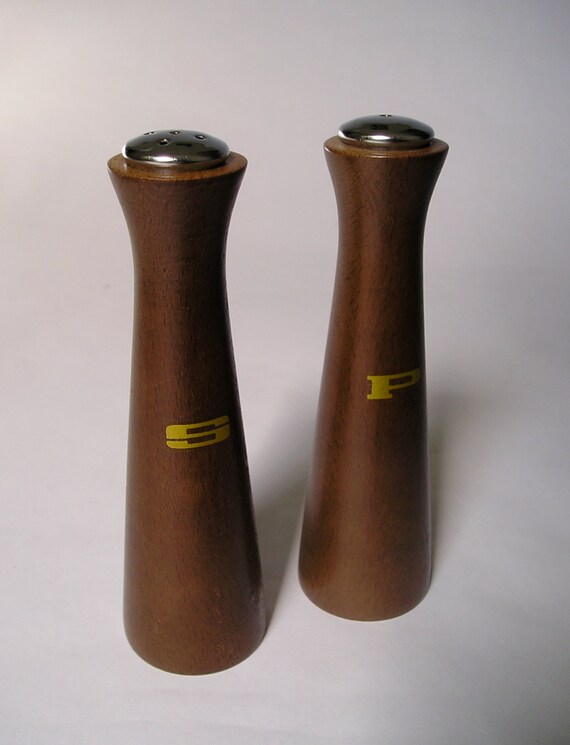 Vintage Mid Century Wood Salt and Pepper Shakers by AuntysTeeks