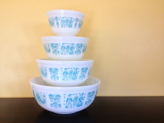 FULL SET Vintage Pyrex Amish Butterprint 4 pc Mixing Bowl Set