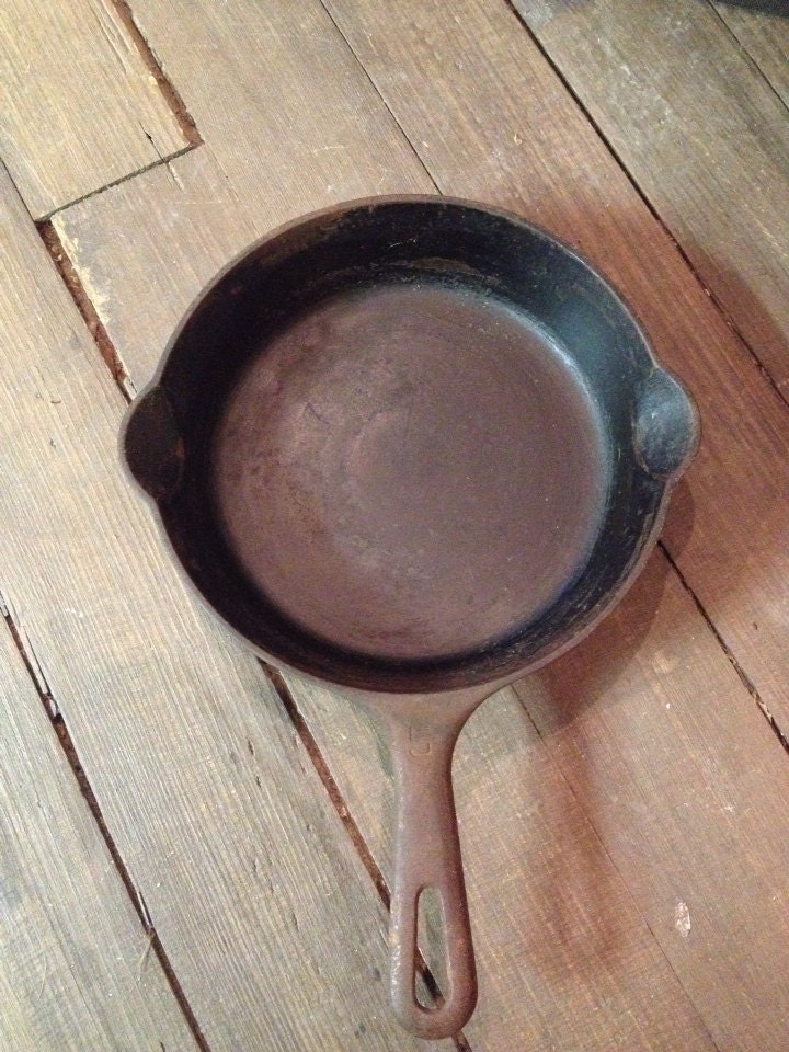 Vintage Griswold Skillet 6