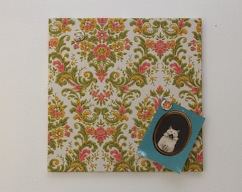 Magnetic board in baroque pink and yellow flower vintage wallpaper