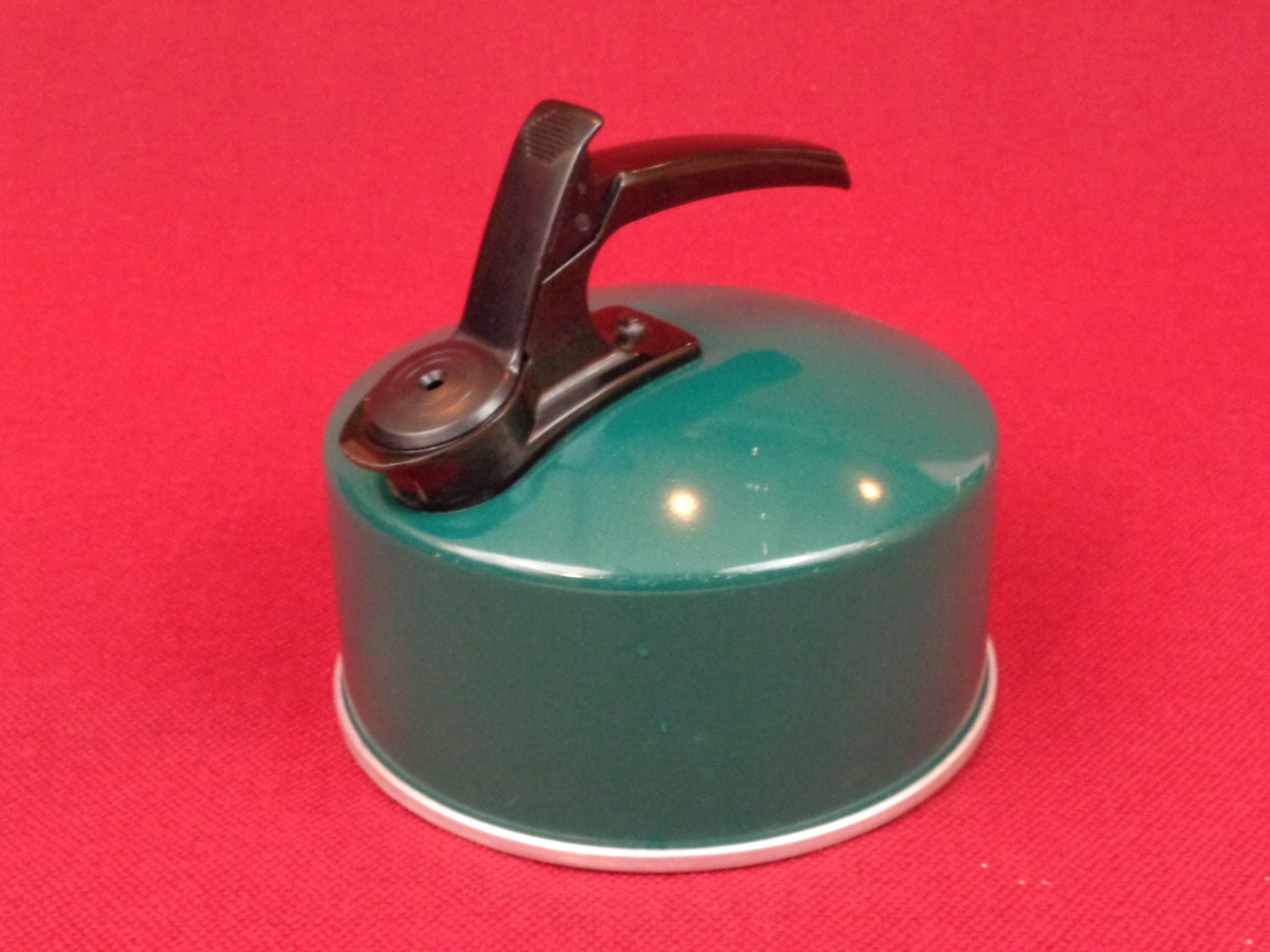 Vintage Mirro Whistling Tea Kettle in Forest Green 2.5 quart