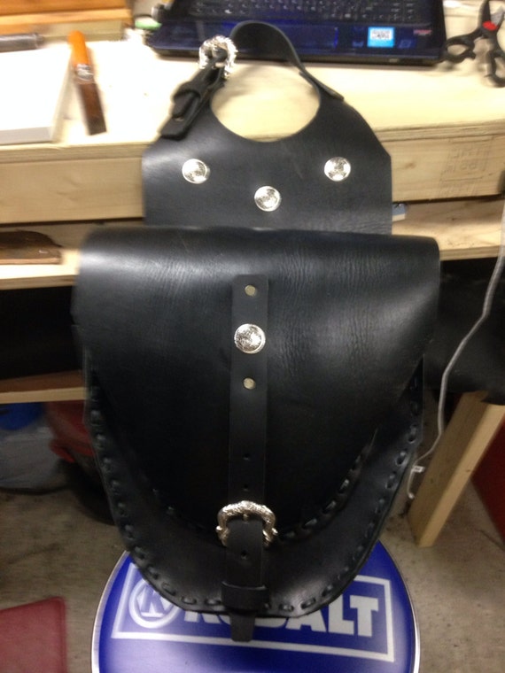 Handmade black leather horn saddle bag by Marcshandycraft on Etsy