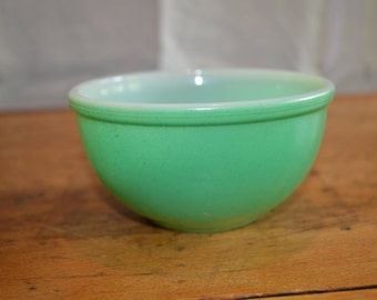 Great FIRE KING BOWL. Small Green. Good Vintage Condition.