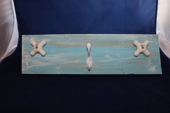 Beachy Distressed Bathroom Towel Rack Hook