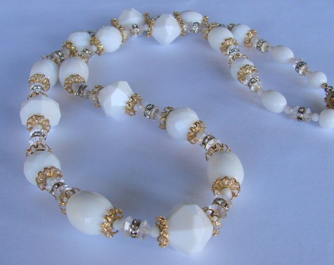 White Lucite Crystal Rhinestone Bead Necklace / Bridal / Wedding / Vintage Jewelry / Jewellery