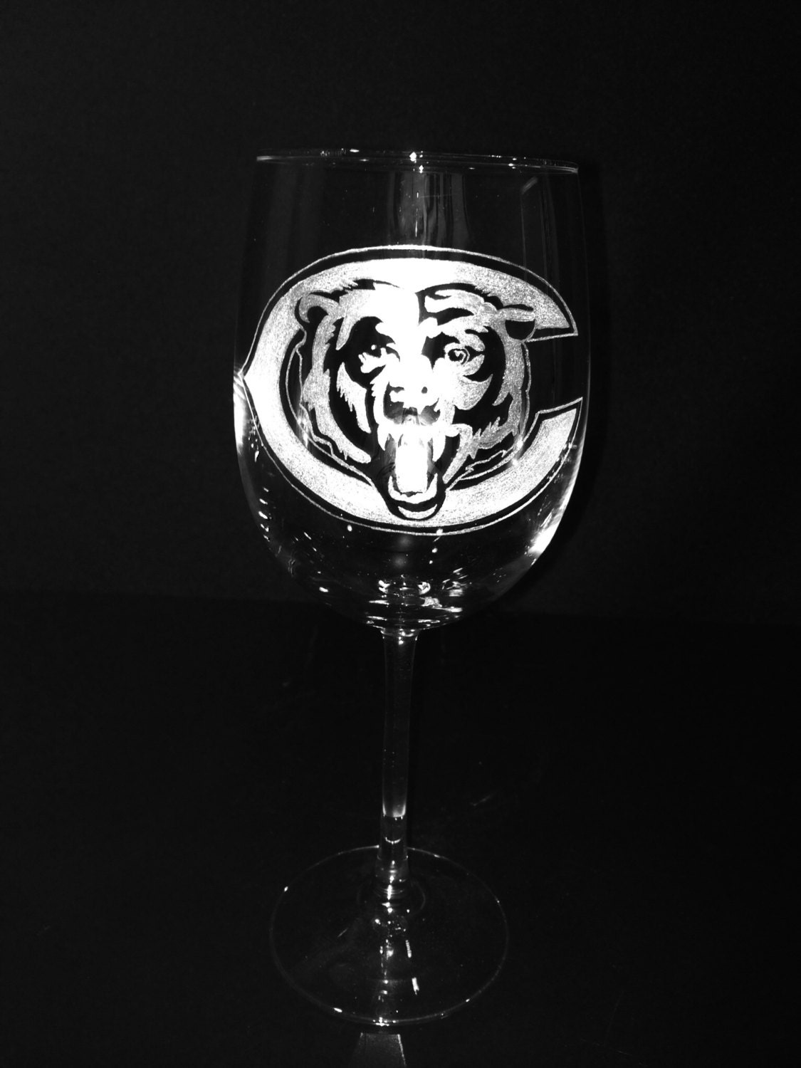 Chicago bears Etched Wine Glass Bears wine by CreatingNewDesigns