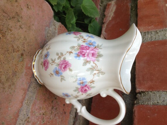 Verbano Industria Argentina Floral Creamer Pastel Pinks and Blue