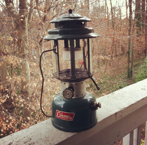 Vintage Coleman Lantern 220K195