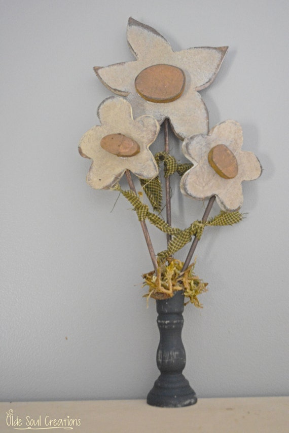 Primitive Daisy Shelf Sitter- Wood Flower Arrangement