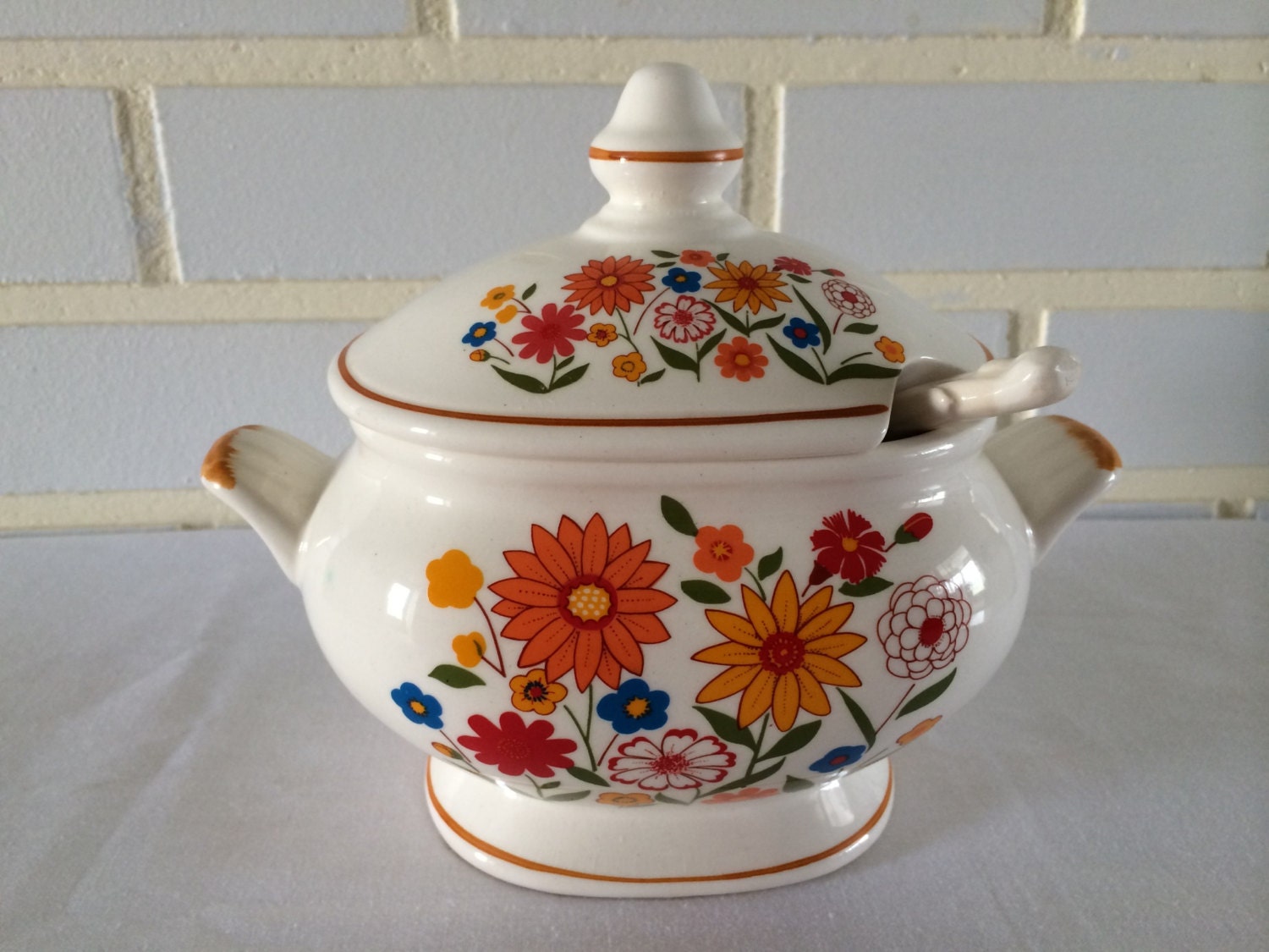 Vintage Ceramic Soup Tureen / Gravy Tureen / Bowl Haute Juice