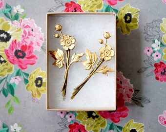 Gold Flower Bobby Pin Set of Two, gold flowers, wedding accessories, bridesmaids gift, gift for her