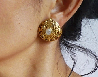 SAPHO French Vintage Gold Plated Clip on Earrings
