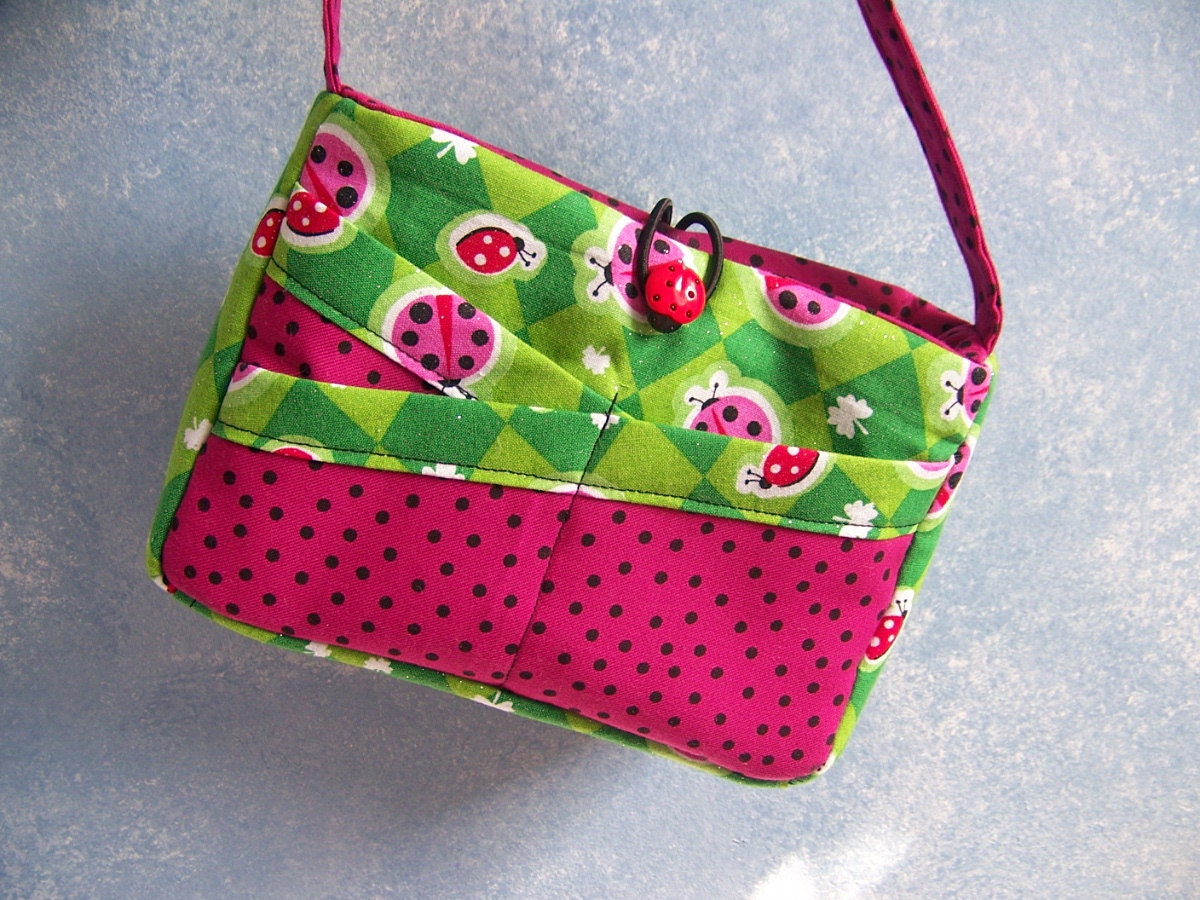 Child's Ladybug Purse-easy sewing pdf pattern and Tutorial