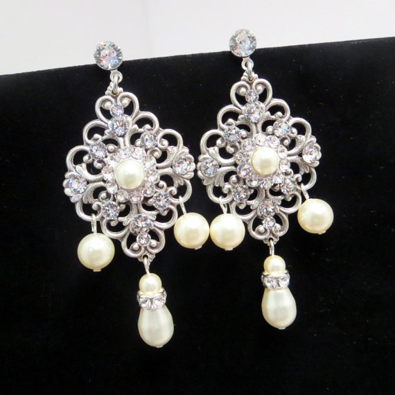 Bridal earrings Chandelier earrings Vintage style by treasures570