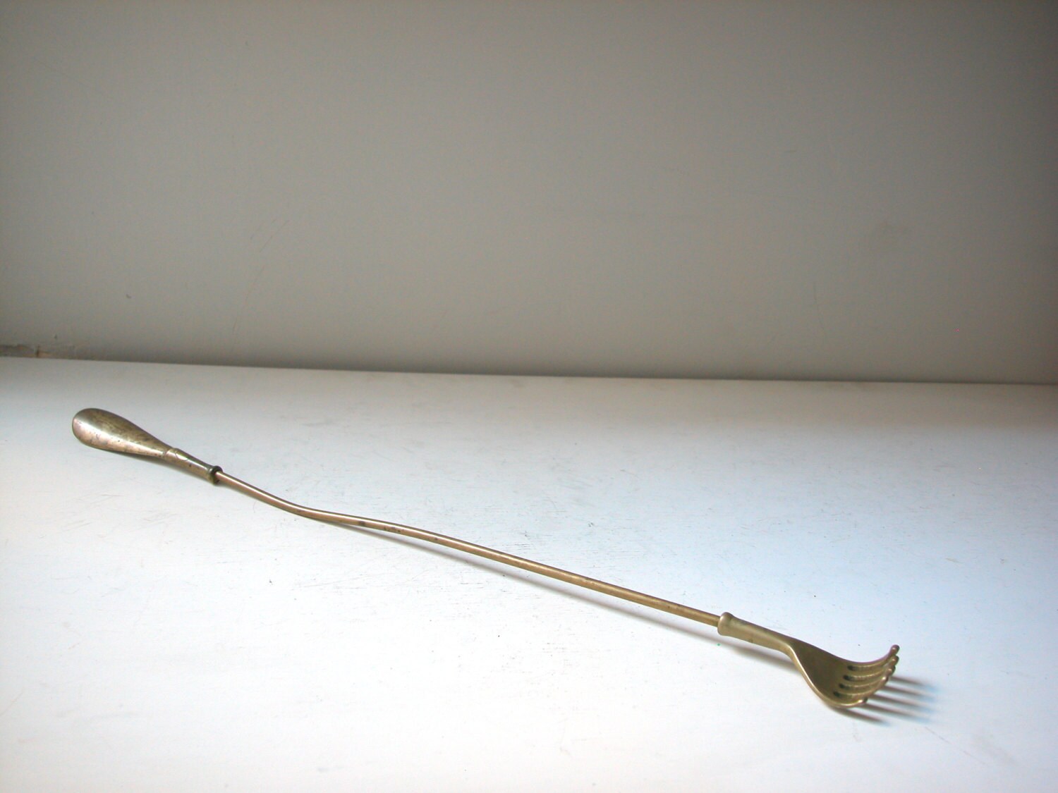T & S Brass >> Vintage Brass Back Scratcher and Shoe Horn T & S Brass >> Vintage Brass Back Scratcher and Shoe Horn