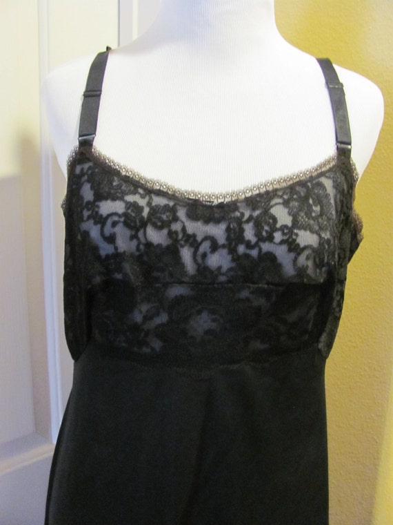 Beautiful Black Ladies Lace Full Slip Size 38