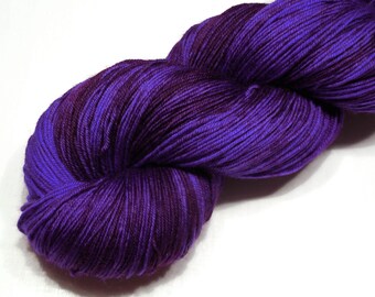 Extrafine merino wool yarn fingering weight handdyed yarn 97-100g (3.4-3.5oz) - Blue violet