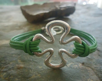NEW GREAT LUCK leather bracelet with clover (217a)