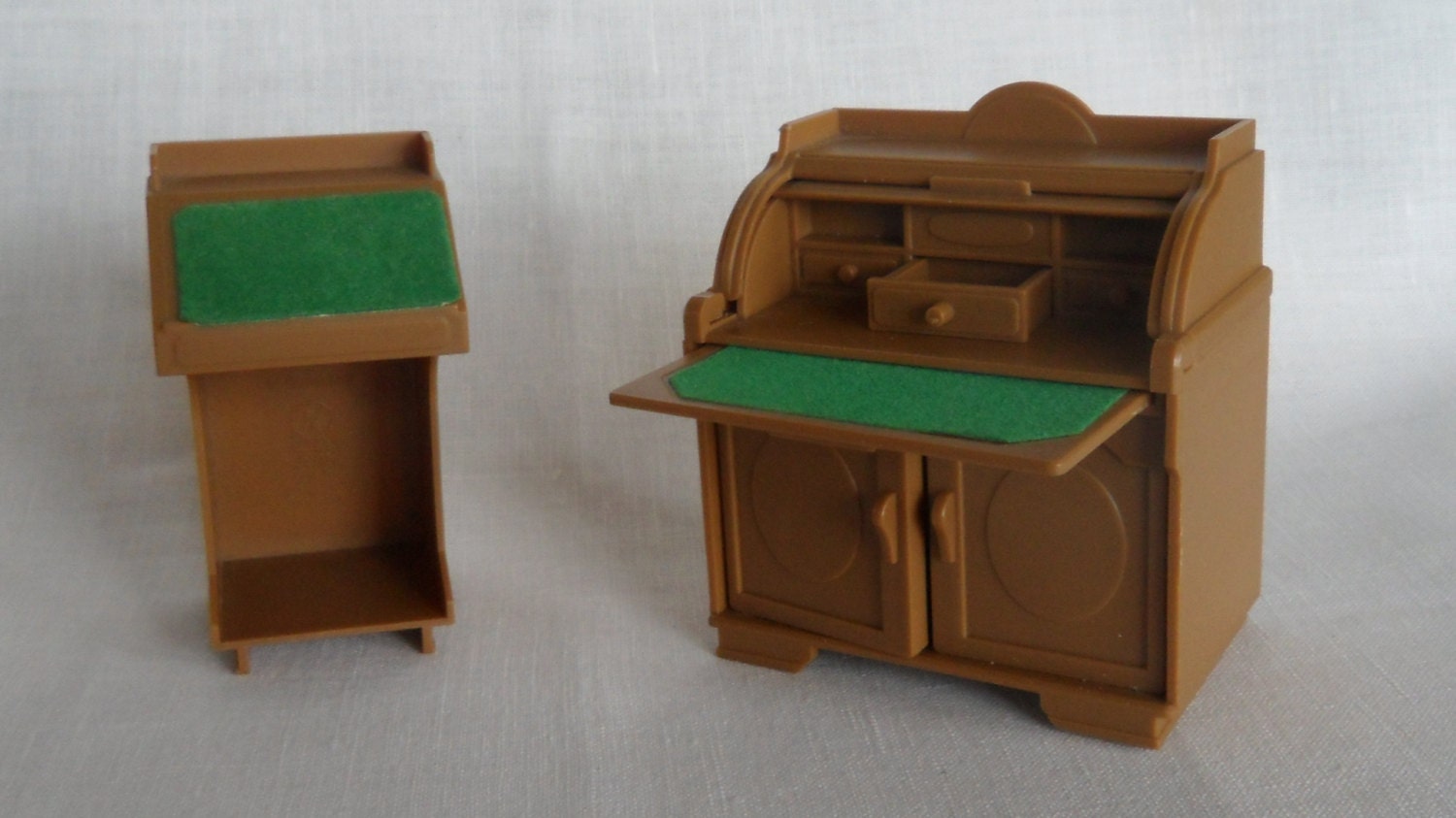 vintage plastic doll house