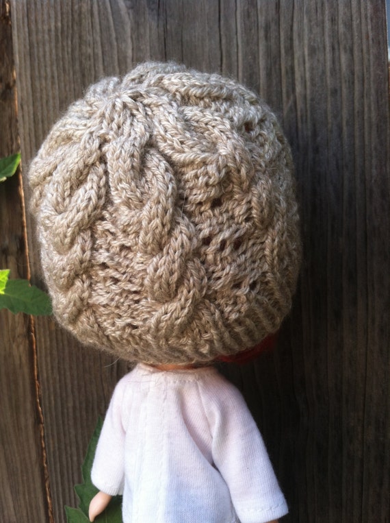 Knitting pattern Hermione Hat for Middie Blythe
