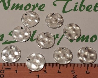 20 pcs per pack 14mm Blank Hammered Coin Tag Charms Antique Silver Finish Lead Free Pewter