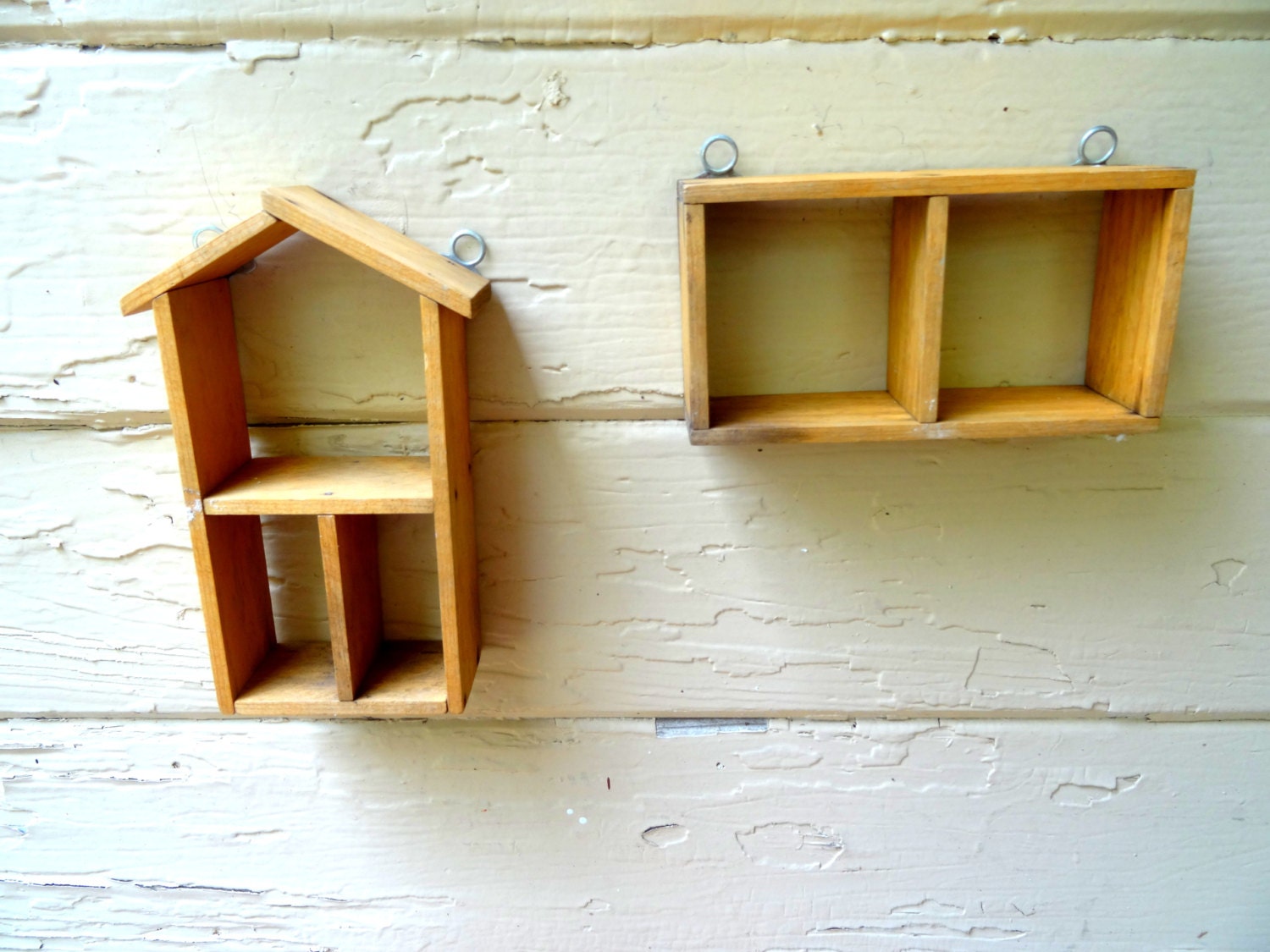 Vintage nic nac shelf what not shelf shadow box dispaly shelf