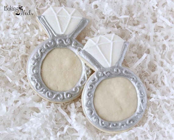 How to Decorate Elegant Engagement Cookies ...