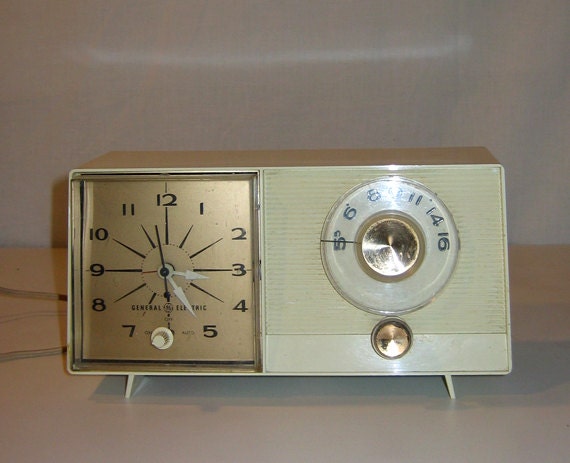 Vintage Mid Century 1960s Ge Clock Radio By General Electric 4145