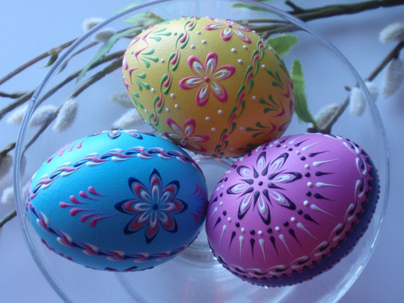 Easter Eggs Traditional Polish Eggs Wax-Embossed Chicken