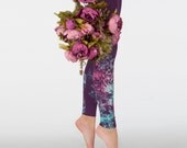 Velvet roses - violet leggings with purple, violet and mint green print Velvet roses - violet leggings with purple, violet and mint green print