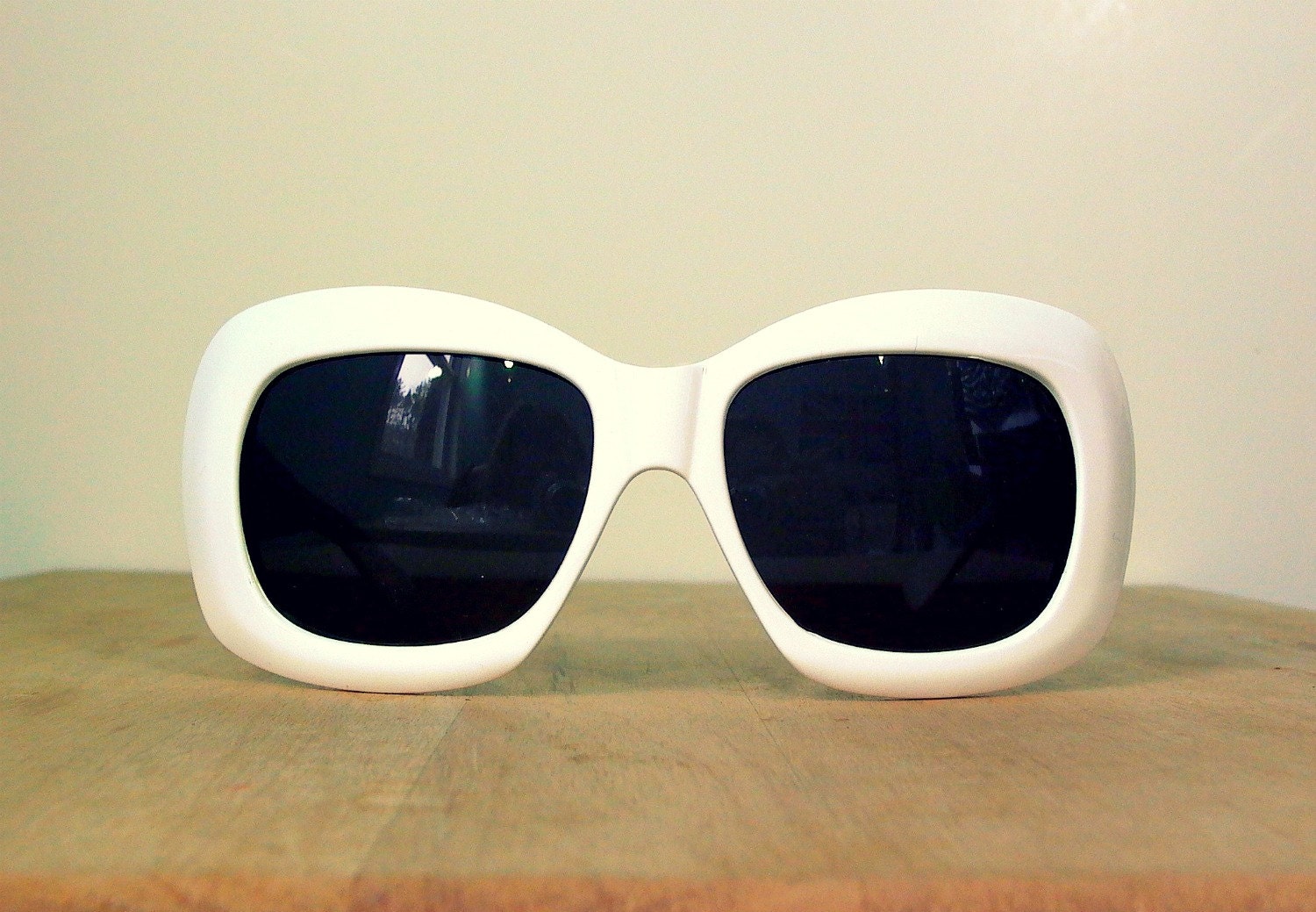 Bardot Bug Eye Sunglasses / White Oversized Sunglasses