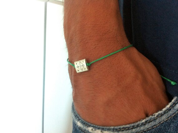 Bracciale in tessuto nero con croce in oro bianco 750 e diamanti | GV