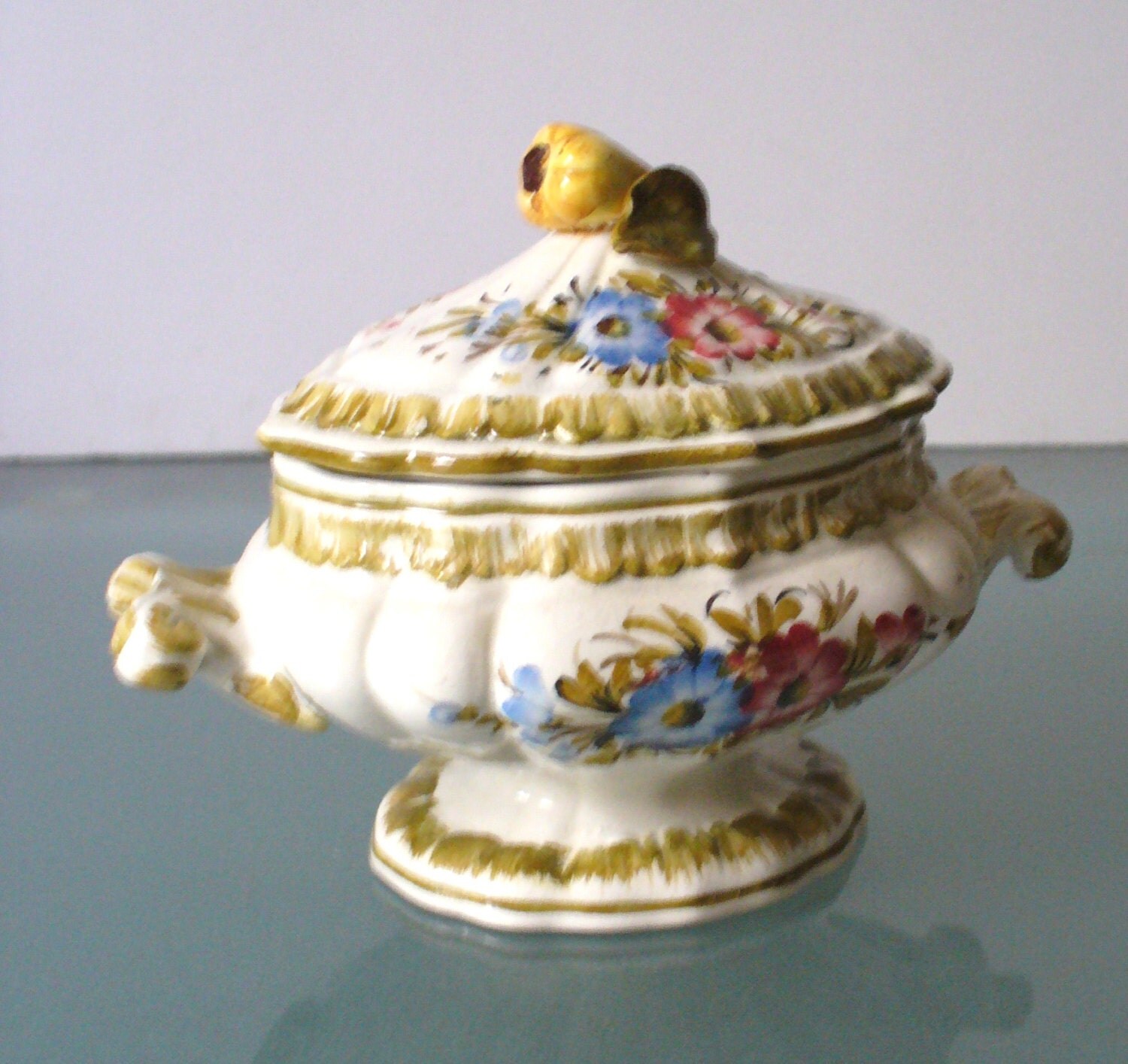 Vintage Nove Bassano Italian Pottery Tureen With Pear Finial