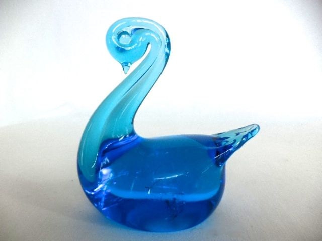 Hand Blown Art Glass Swan Figurine 4in By Bargainseekersintl